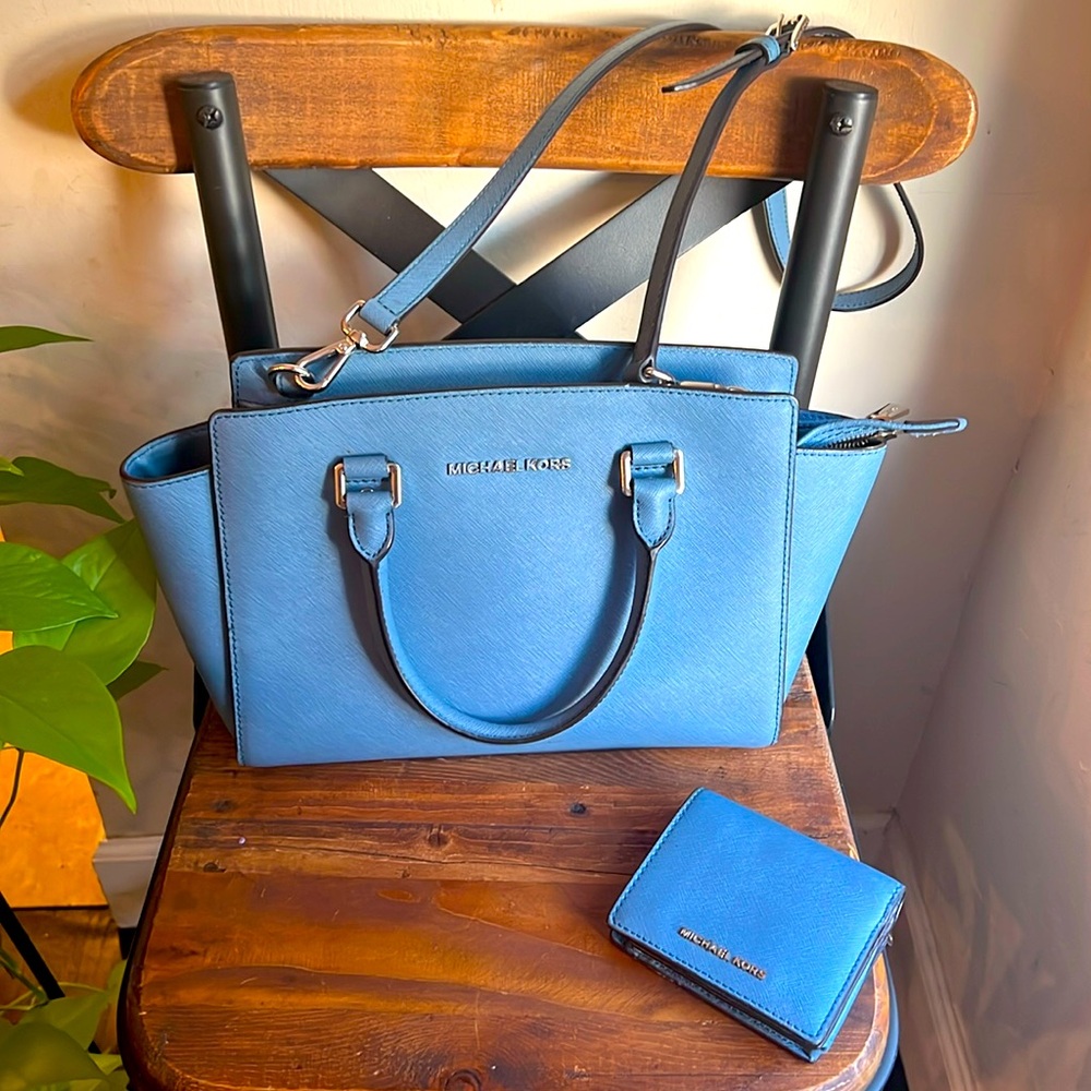 Pre-loved Michael Kors Tote and wallet.